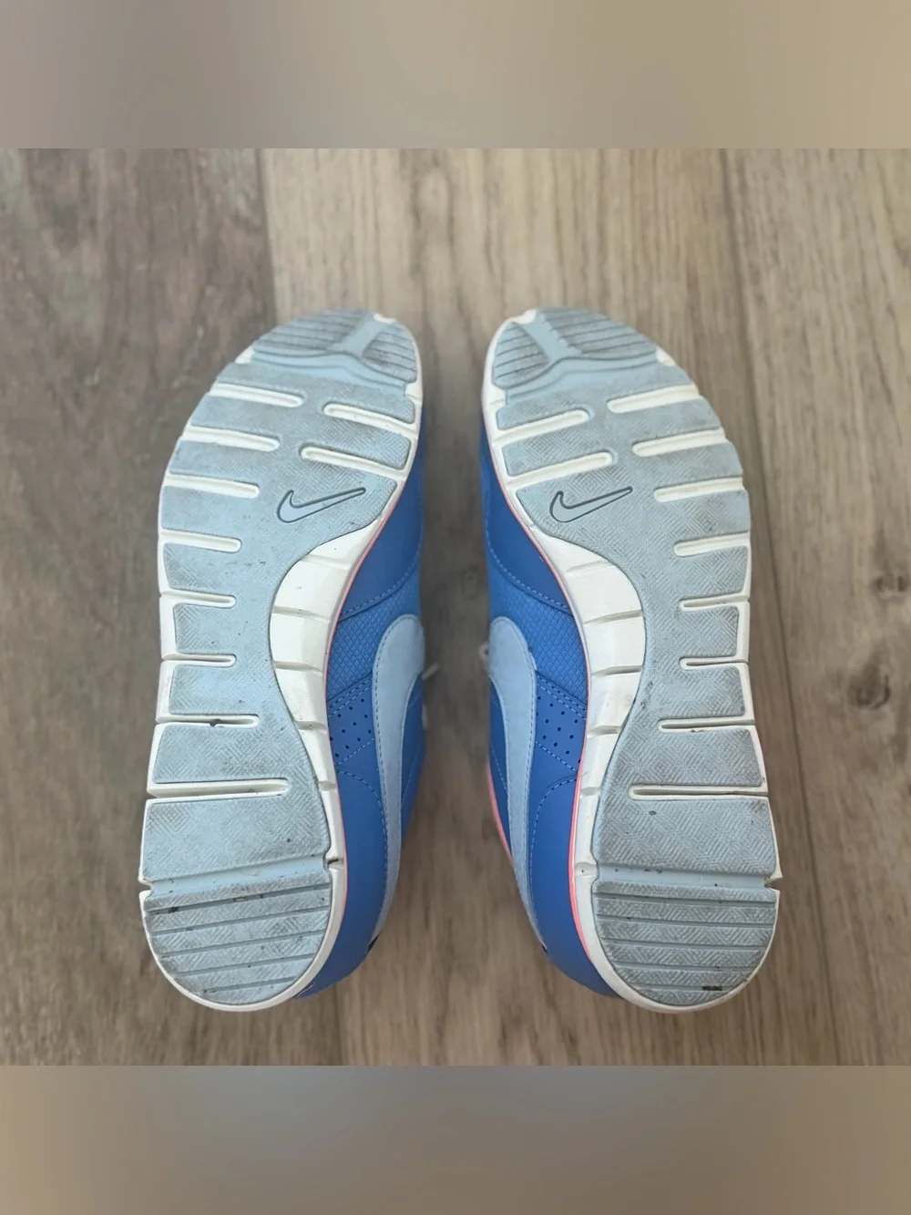 Vintage Nike Blue and Coral Low-Top Sneakers